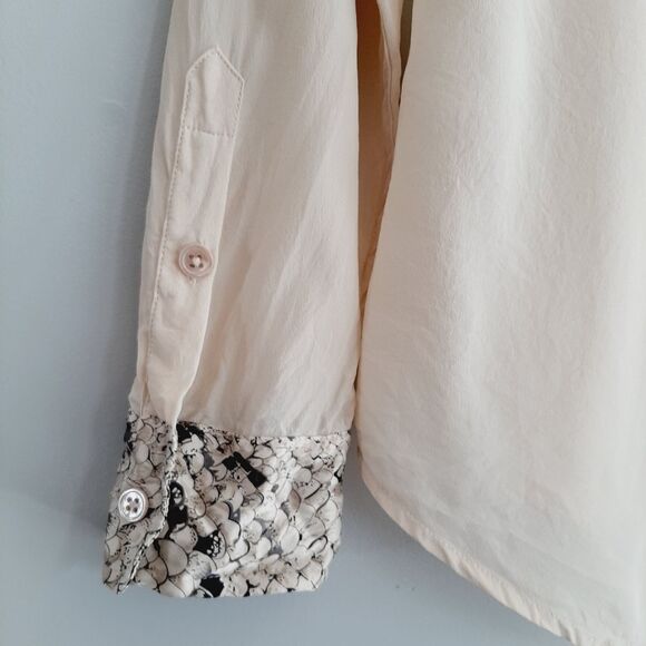 EQUIPMENT FEMME \ 100% Silk Button Down Blouse Cream Snake Skin Print Sz S - Picture 12 of 14